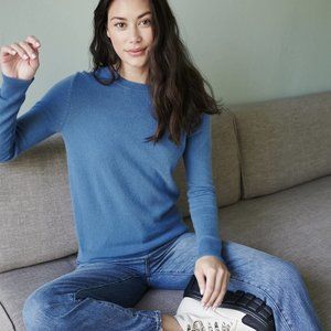 NWT 100% cashmere crewneck sweater